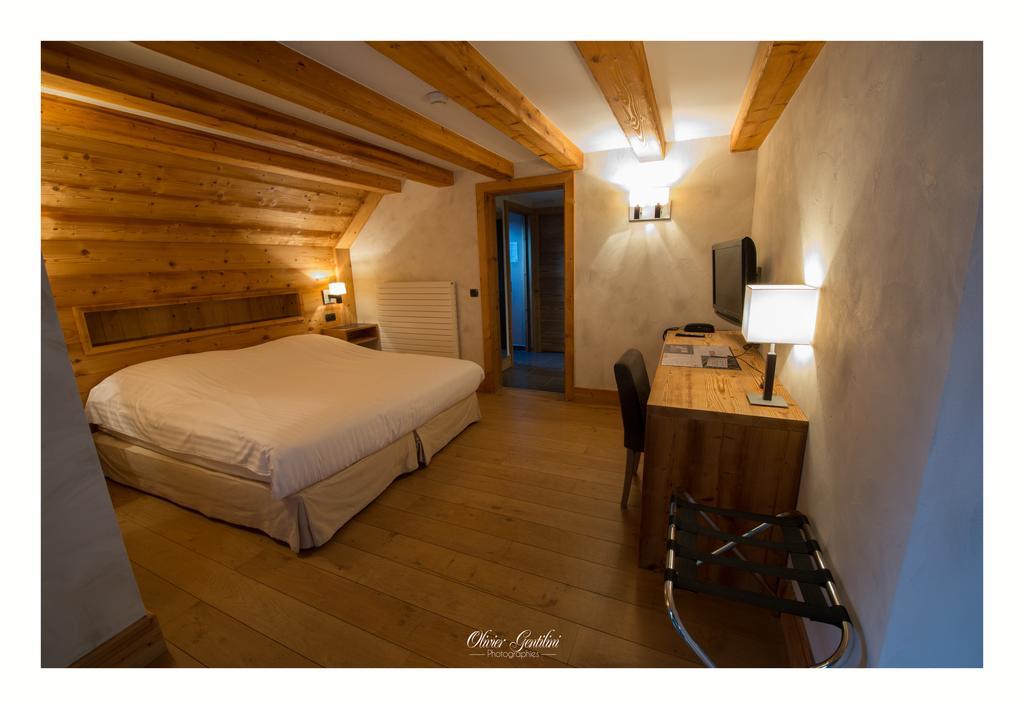 Hotel Restaurant Les Alisiers Lapoutroie Habitación foto